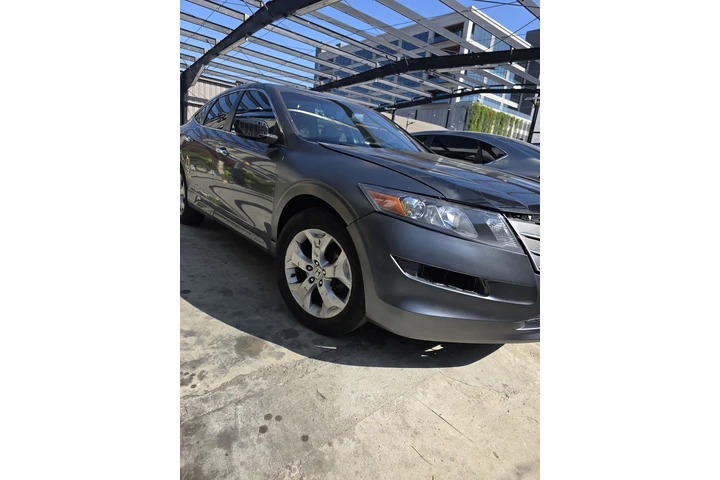 $5500 : Honda crosstour 2012 image 3