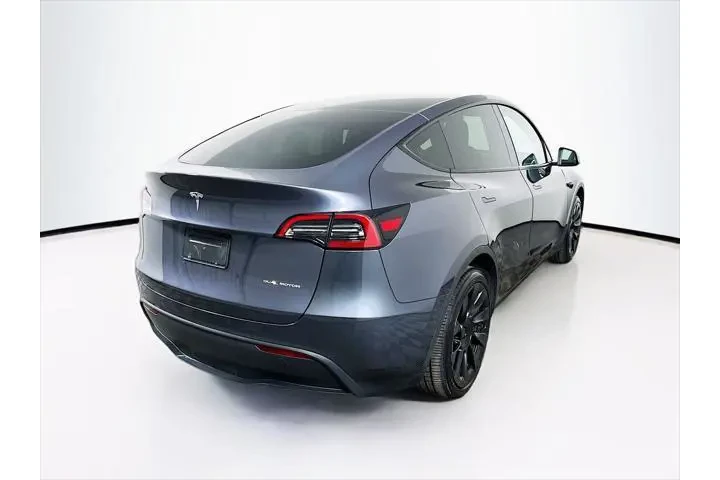 $31743 : Tesla Model Y 2023 AWD Long image 7