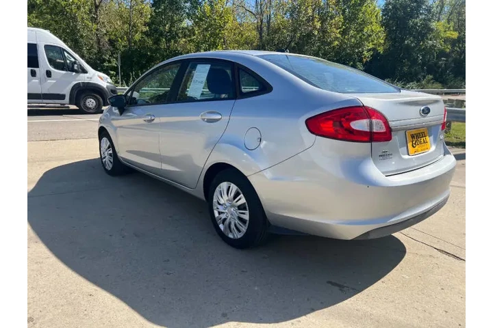 $4295 : 2011 Fiesta SE image 8