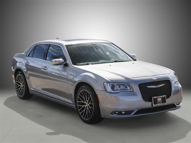 $17988 : Pre-Owned  Chrysler 300 Limite image 3