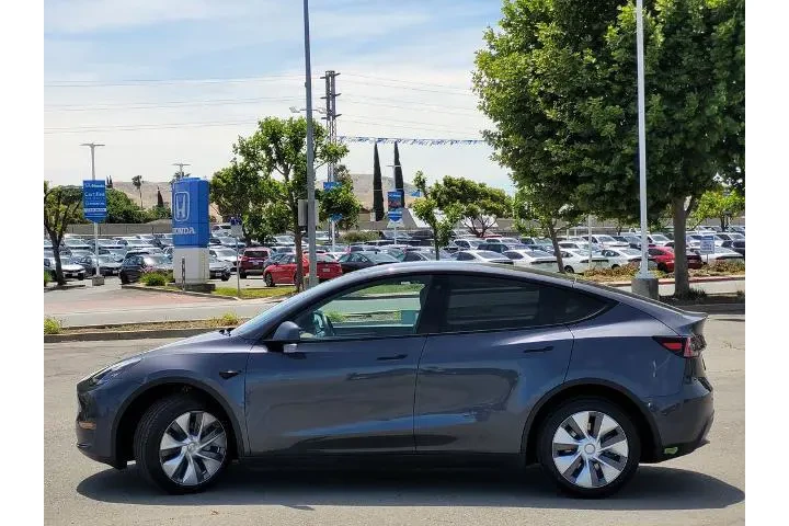 $37500 : Tesla Model Y 2023 AWD 4dr C image 7