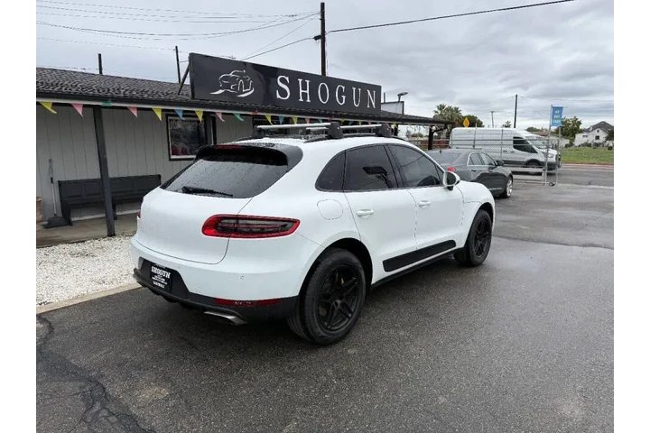 $19995 : 2017 Macan image 3