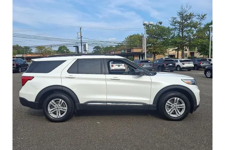 $34478 : Ford Explorer 2023 AWD XLT 4 image 7