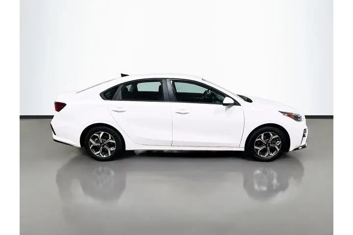 $12840 : Kia Forte 2020 FE 4dr Sedan image 8