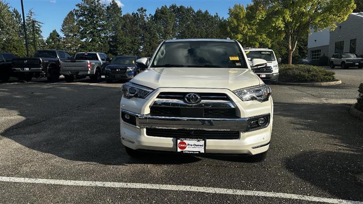 $42400 : PRE-OWNED 2022 TOYOTA 4RUNNER image 2