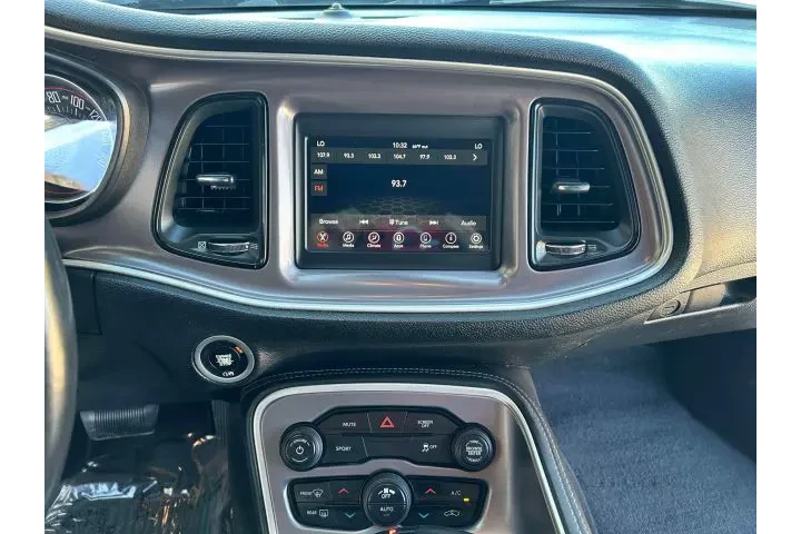 $19999 : 2019 DODGE CHALLENGERSXT COUP image 2