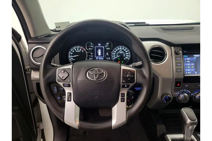 $38998 : Toyota Tundra 2018 4x4 SR5 4 image 10