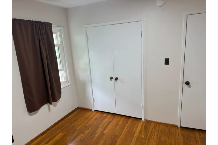 $880 : Rento Recama $880 Lakewood image 5