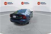 $27566 : PRE-OWNED 2022 VOLVO S60 B5 I thumbnail