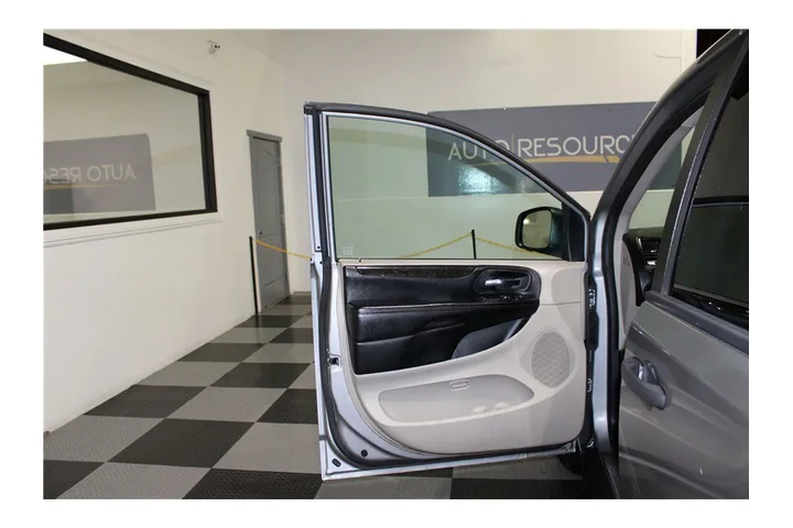$13999 : Grand Caravan 2015 image 10