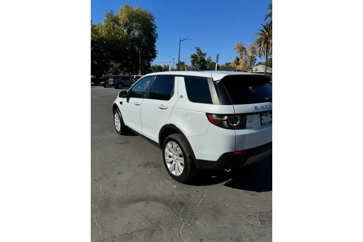 $12395 : 2016 Land Rover Discovery Spo image 5