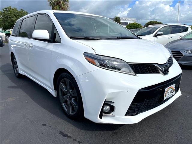 $38995 : 2019 Sienna image 2