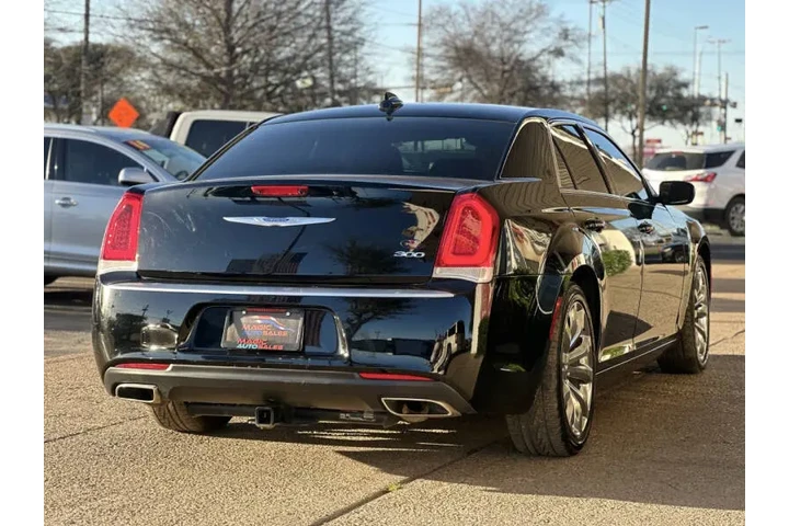 $15499 : 2019 300 Touring image 9