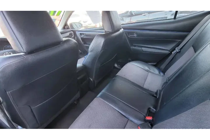 $12995 : 2017 Corolla SE image 8
