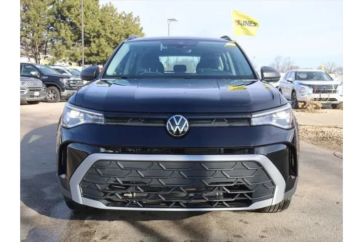 $21977 : Volkswagen Taos 2025 AWD S 4 image 2