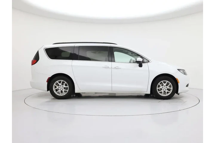 $17998 : Chrysler Voyager 2020 LXi 4d image 7