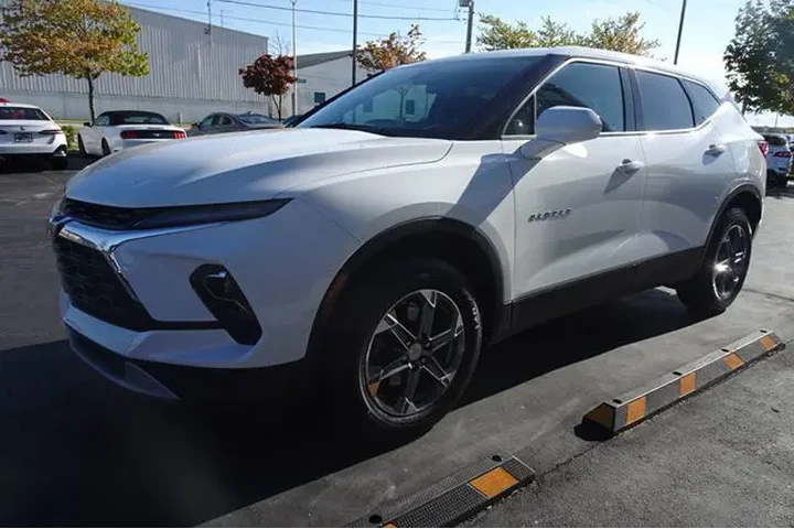 $25999 : 2024 Blazer image 4