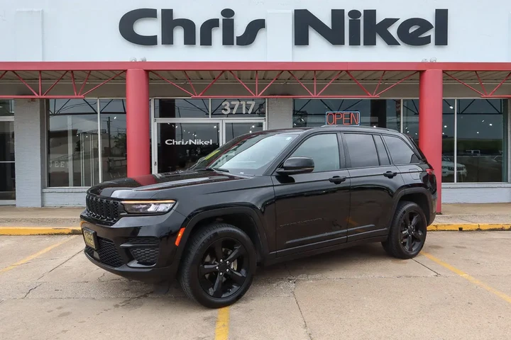 $26488 : 2023 Grand Cherokee Altitude image 1