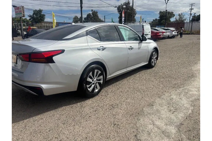 $15399 : 2019 Altima 2.5 S image 7