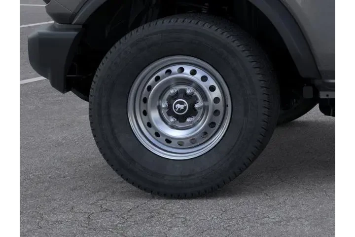 $39500 : Ford Bronco 2025 4x4 Base 4d image 2