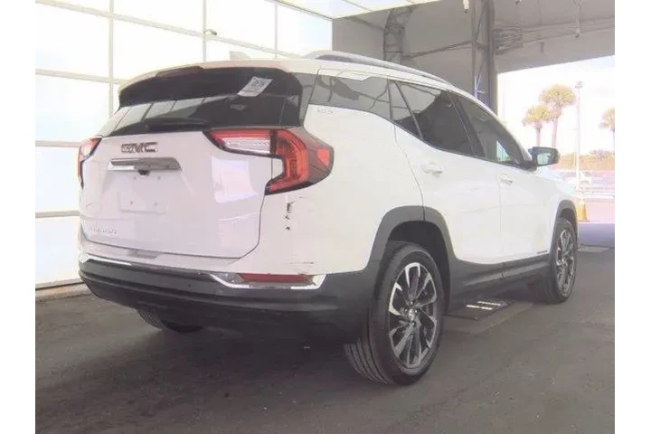 $28700 : GMC Terrain 2024 SLT 4dr SUV image 3