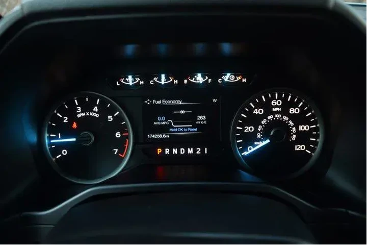 $12000 : Ford F-150 2015 4x4 XLT 4dr image 3