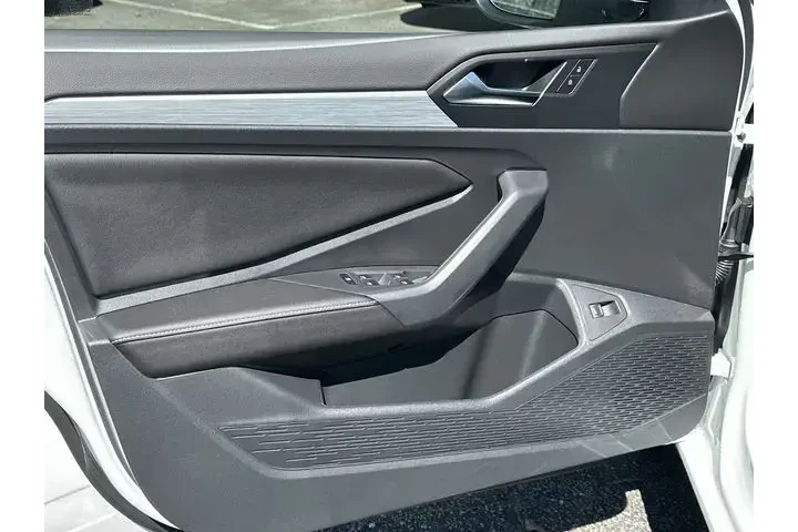 $20785 : Volkswagen Jetta 2025 Sport image 10