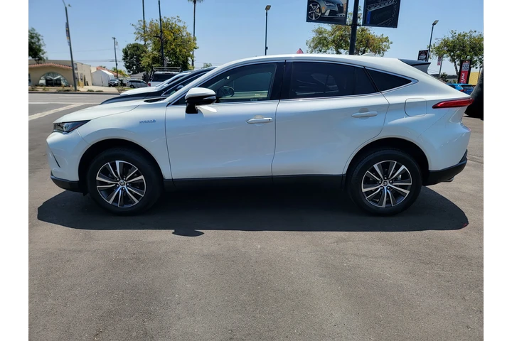 2021 Toyota Venza LE Sport Ut image 4