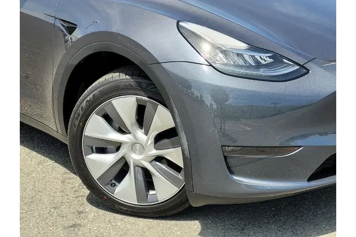 $37500 : Tesla Model Y 2023 AWD 4dr C image 9