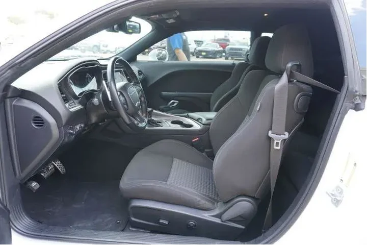 $39775 : Dodge Challenger 2021 R/T Sc image 7