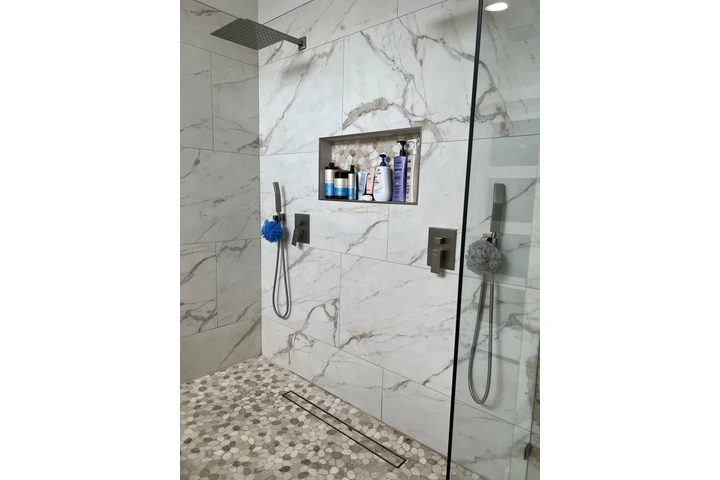 Compañía de remodelación image 10