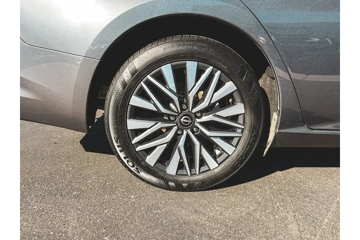 $18997 : Nissan Altima 2024 2.5 SV 4d image 9