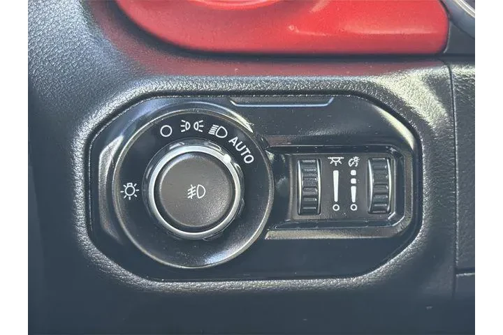 $36881 : Jeep Wrangler Unlimited 2021 image 9