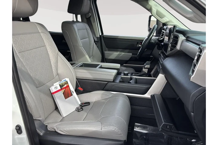 $48984 : 2024 Tundra Limited HV image 9
