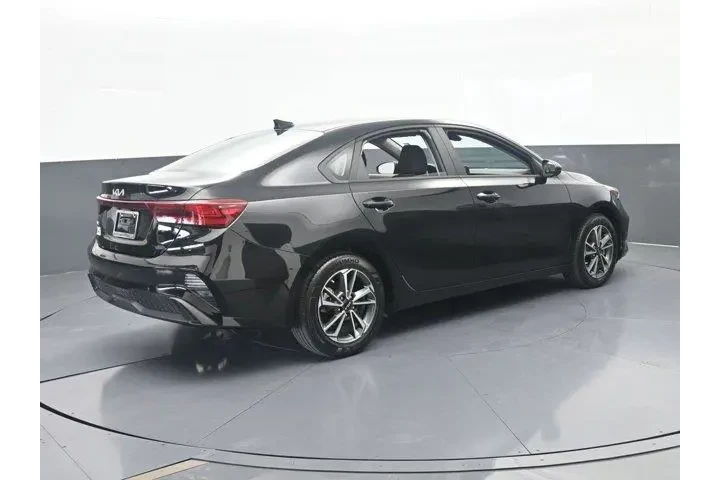 $16991 : Kia Forte 2023 LX 4dr Sedan image 6