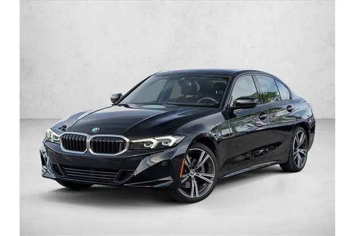 $35491 : BMW 3 Series 2023 330i 4dr S image 1