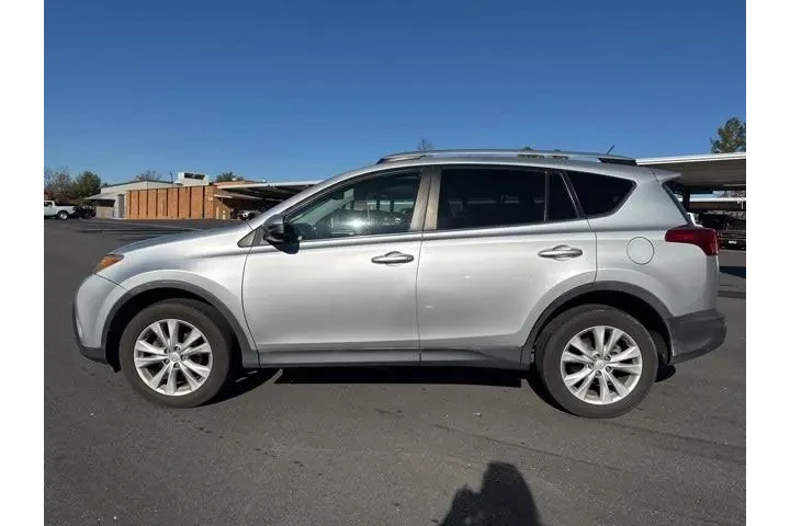 $9924 : Toyota RAV4 2015 AWD Limited image 2