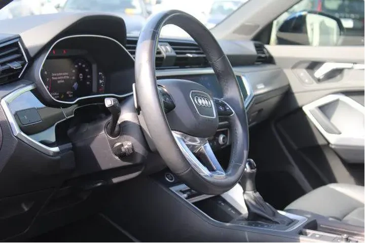 $22923 : Audi Q3 2021 AWD quattro S l image 10