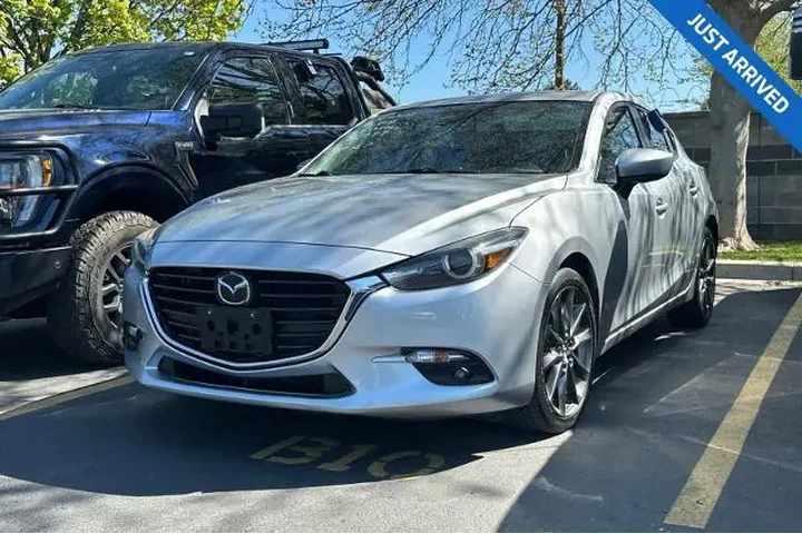 $21995 : Mazda Mazda3 2018 Grand Tour image 1