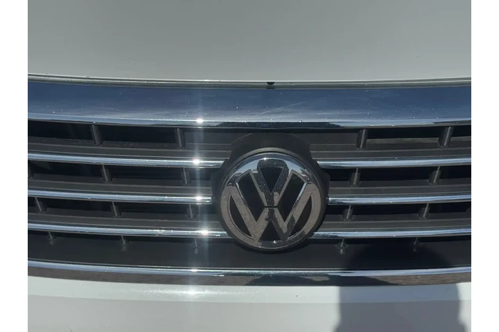 $20884 : Volkswagen Passat 2022 R-Lin image 9