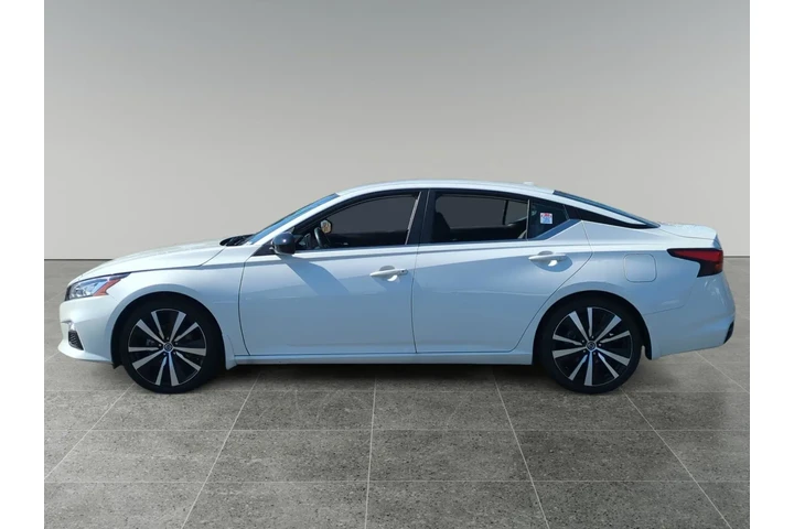$26770 : Nissan Altima 2022 2.5 SR 4d image 2