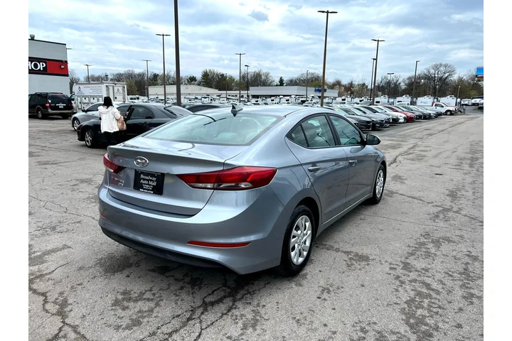 $8980 : 2017 Elantra SE 2.0L Auto (Al image 2