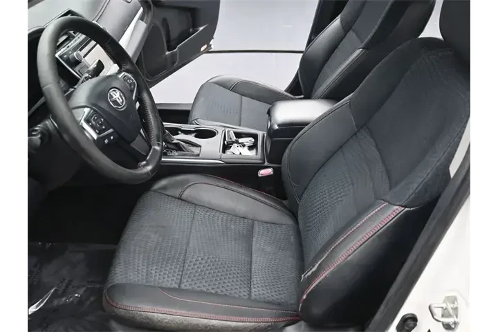 $11406 : Toyota Camry 2015 SE 4dr Sed image 6