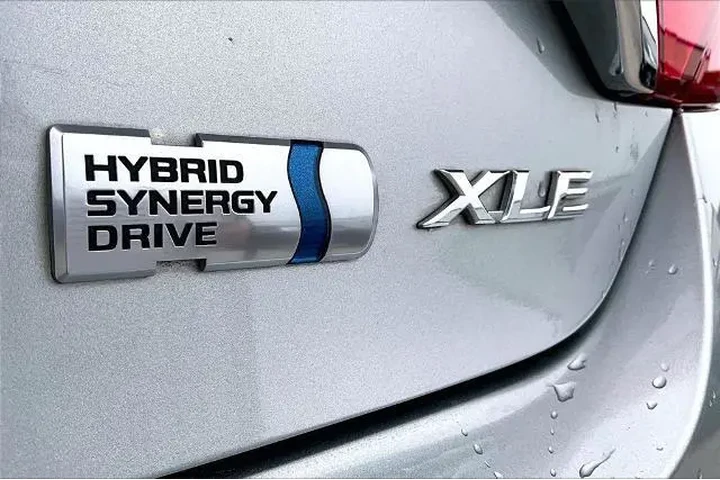 $13626 : Toyota Camry Hybrid 2016 XLE image 8