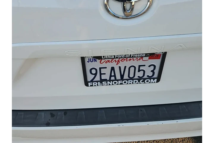 $18000 : Toyota Sienna 2016 SE 8-Pass image 8