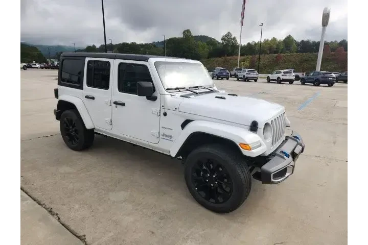 $29486 : Jeep Wrangler 2023 4x4 High image 3