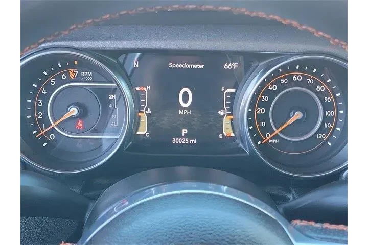 $37563 : Jeep Gladiator 2023 4x4 Moja image 10