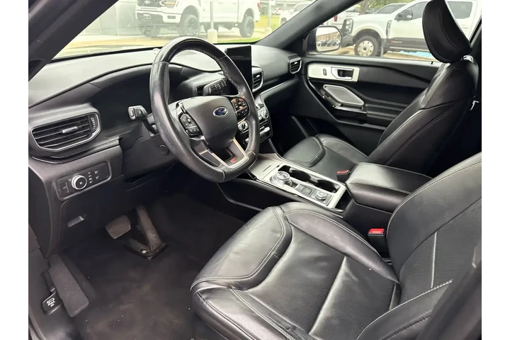 $26722 : Ford Explorer 2021 AWD ST 4d image 4