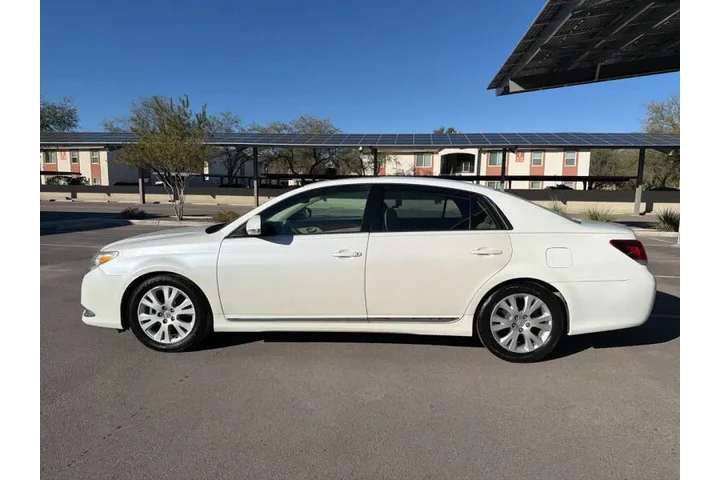 $8995 : 2011 Avalon image 6