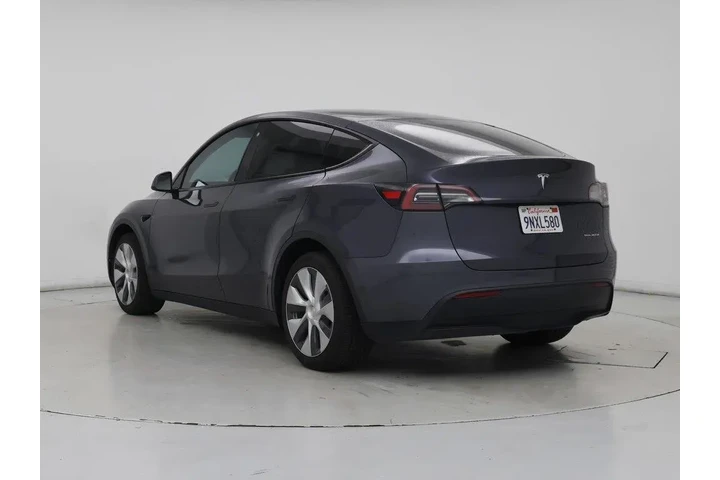 $28998 : Tesla Model Y 2021 AWD Long image 2